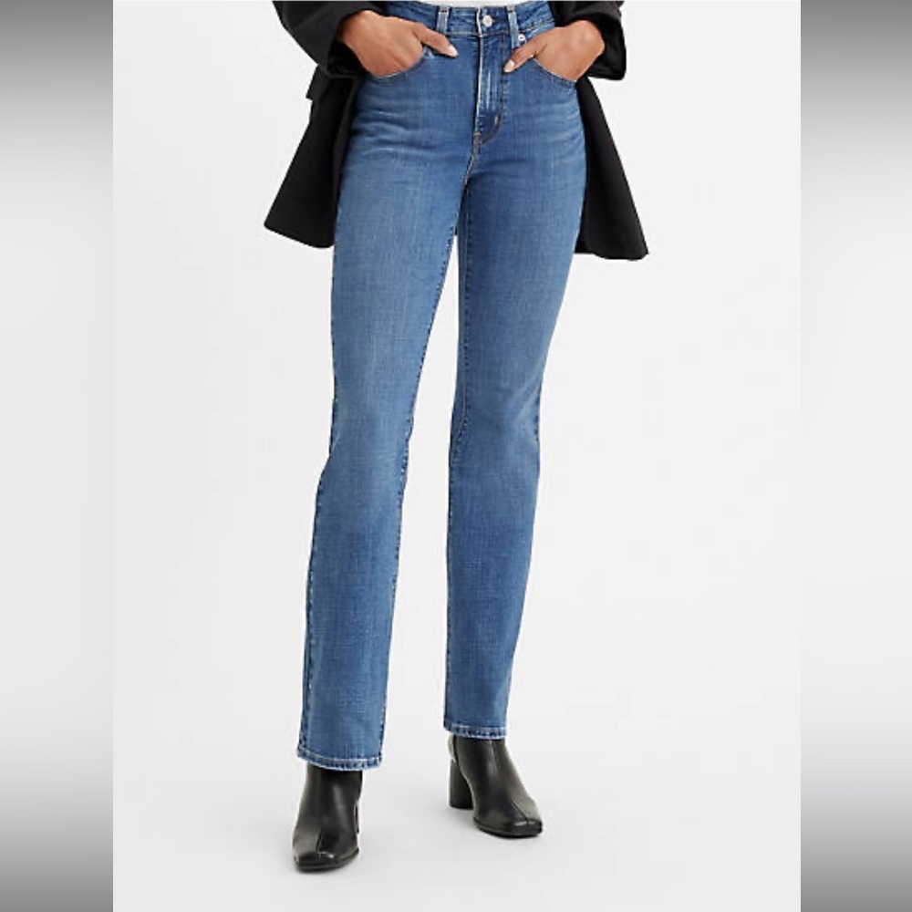 Levi’s 725 high rise bootcut jeans